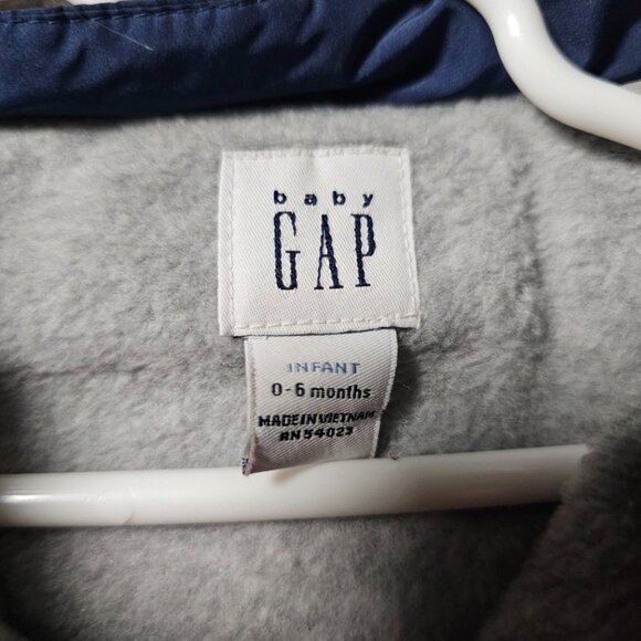 Y2K BabyGap Red & Navy Hooded Puffer Jacket – 0–6 Months - Picture 3 of 3